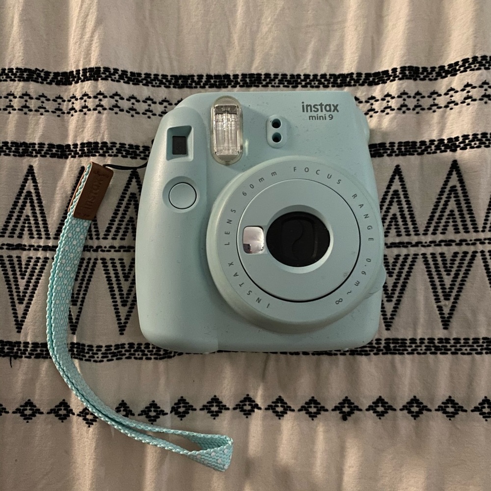 INSTAX MINI 9 BABY BLUE LIKE NEW